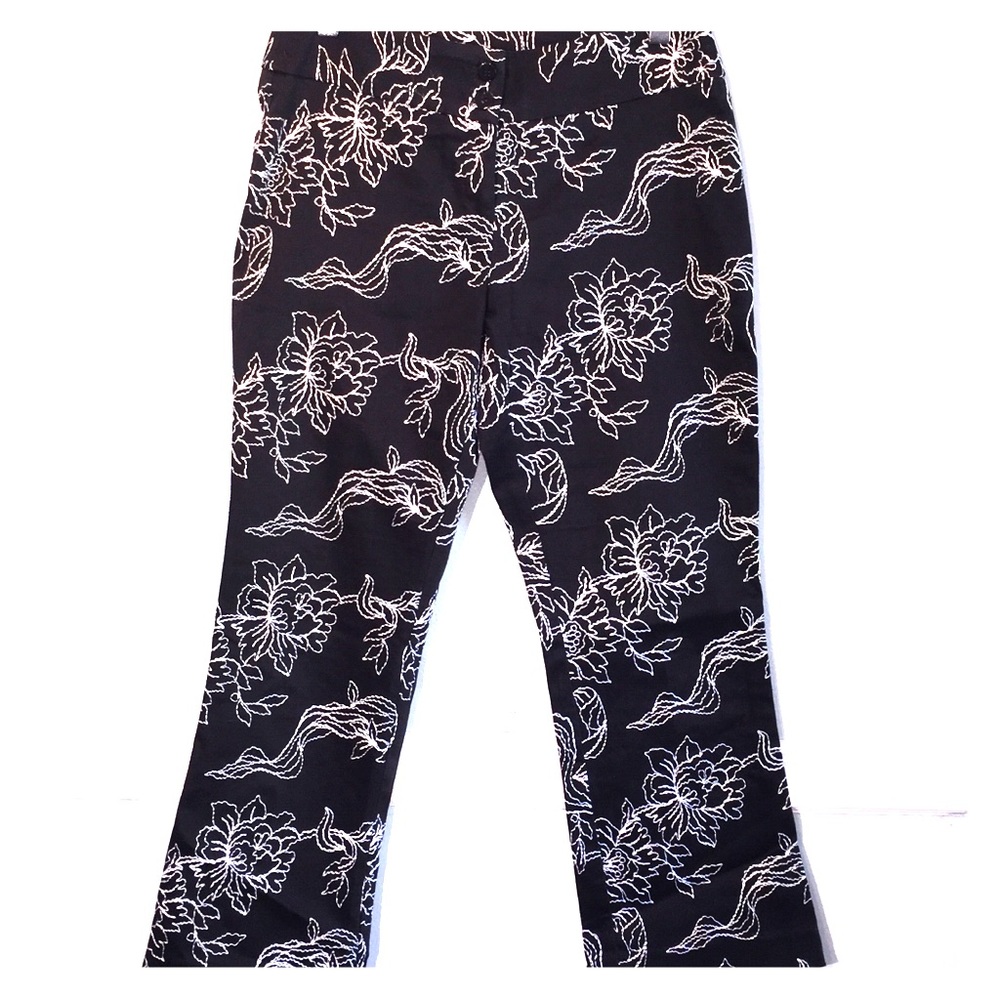 CACHE ⭐️ Embroidered Pants